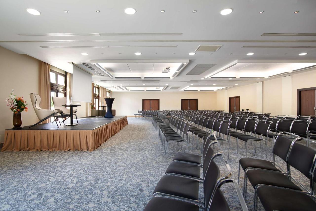 Radisson Blu Hotel Paris, Marne-la-Vallée Magny-le-Hongre Esterno foto The conference hall