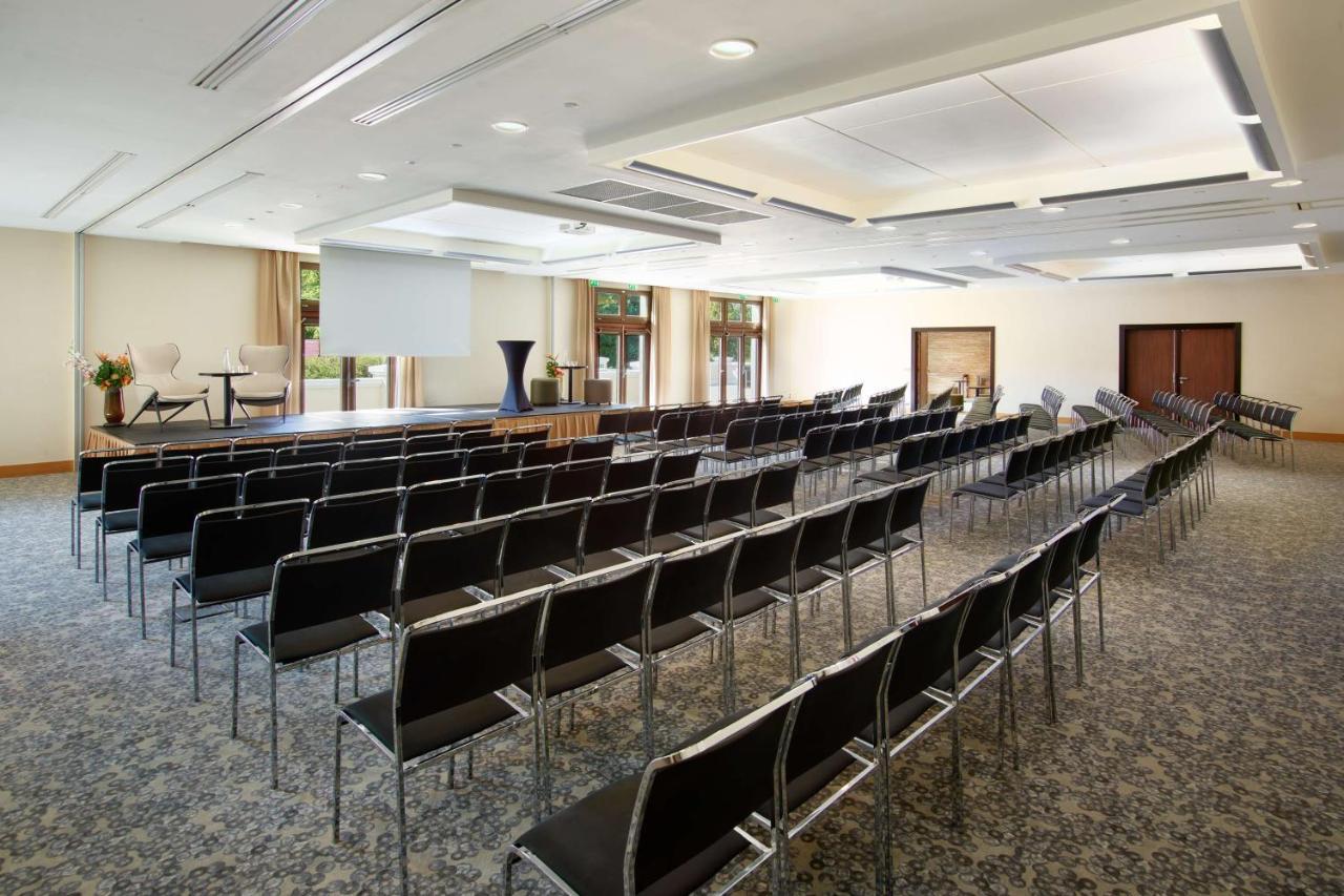 Radisson Blu Hotel Paris, Marne-la-Vallée Magny-le-Hongre Esterno foto The conference hall of the hotel