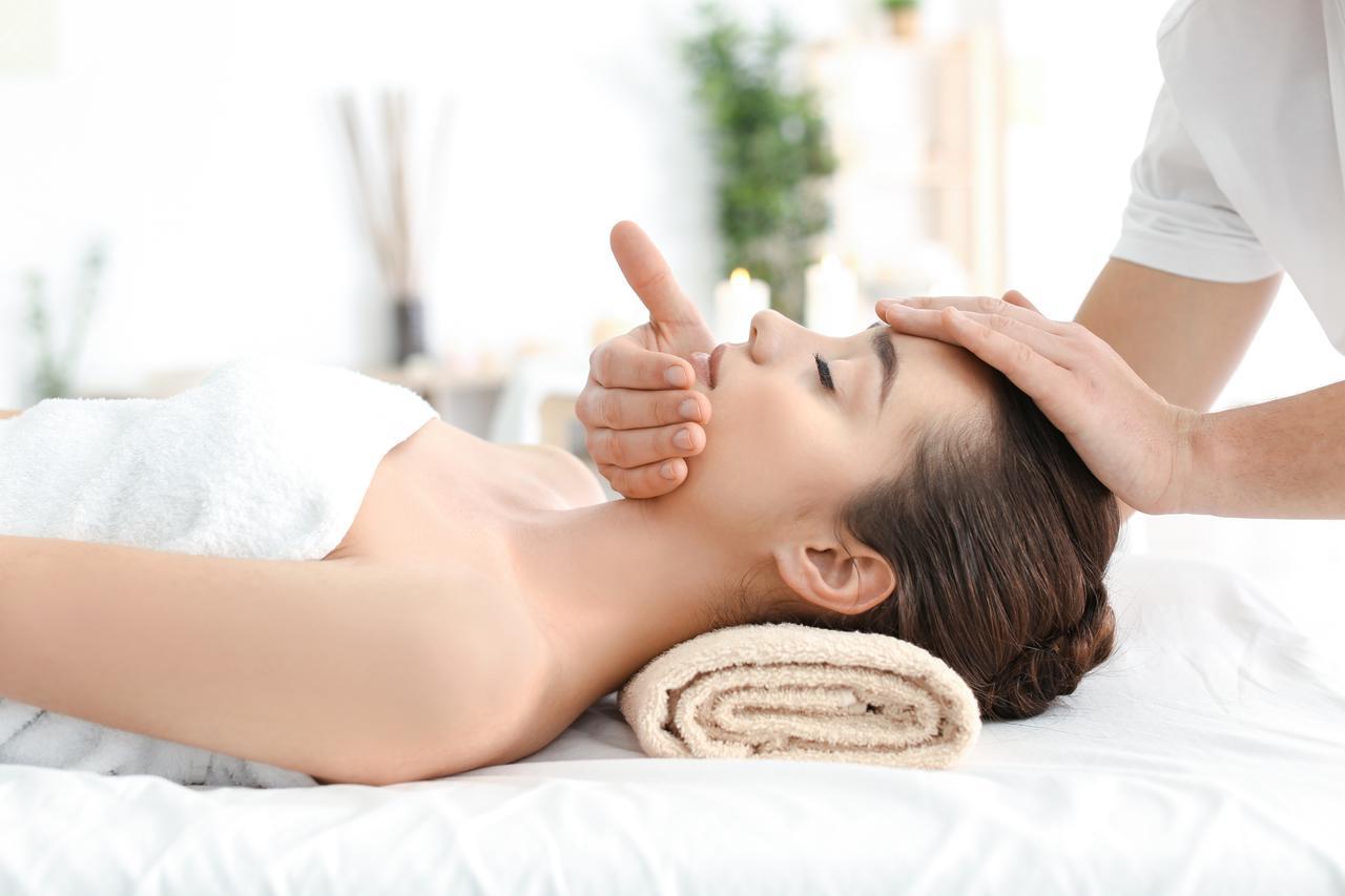Radisson Blu Hotel Paris, Marne-la-Vallée Magny-le-Hongre Esterno foto Facial lymphatic drainage
